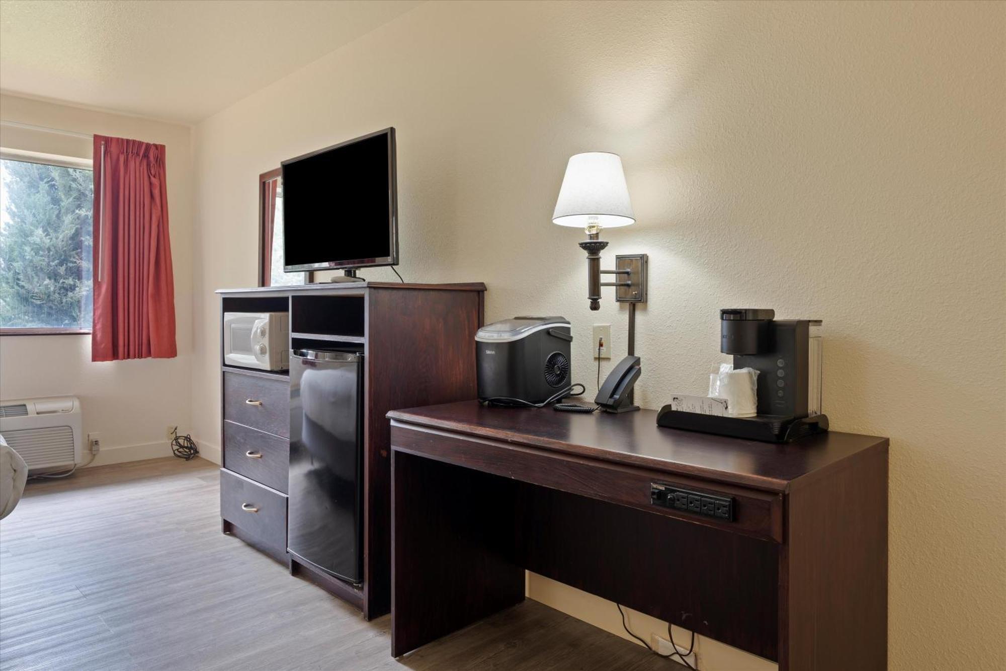 Quincy Inn And Suites Екстериор снимка