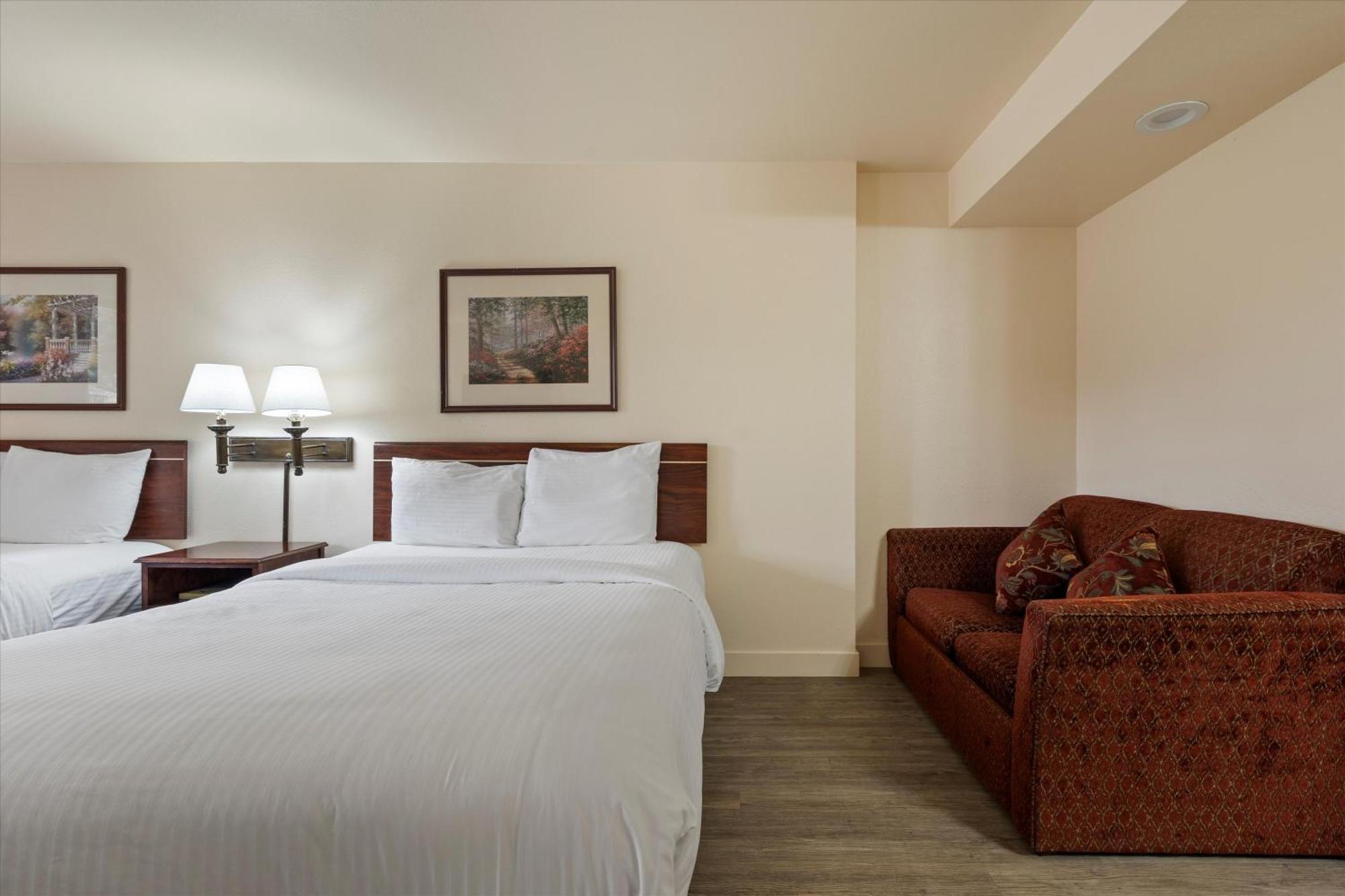 Quincy Inn And Suites Екстериор снимка