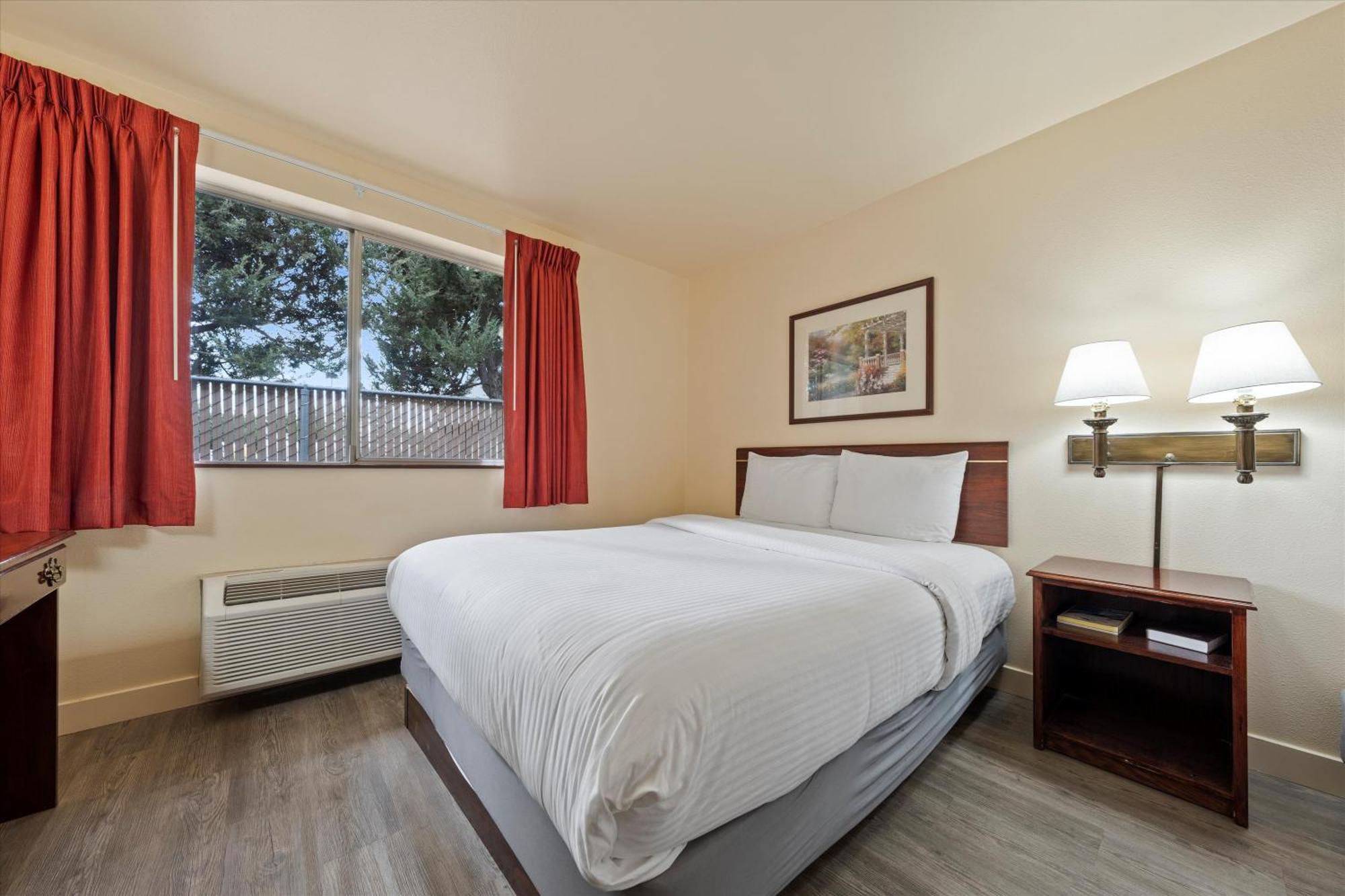 Quincy Inn And Suites Екстериор снимка