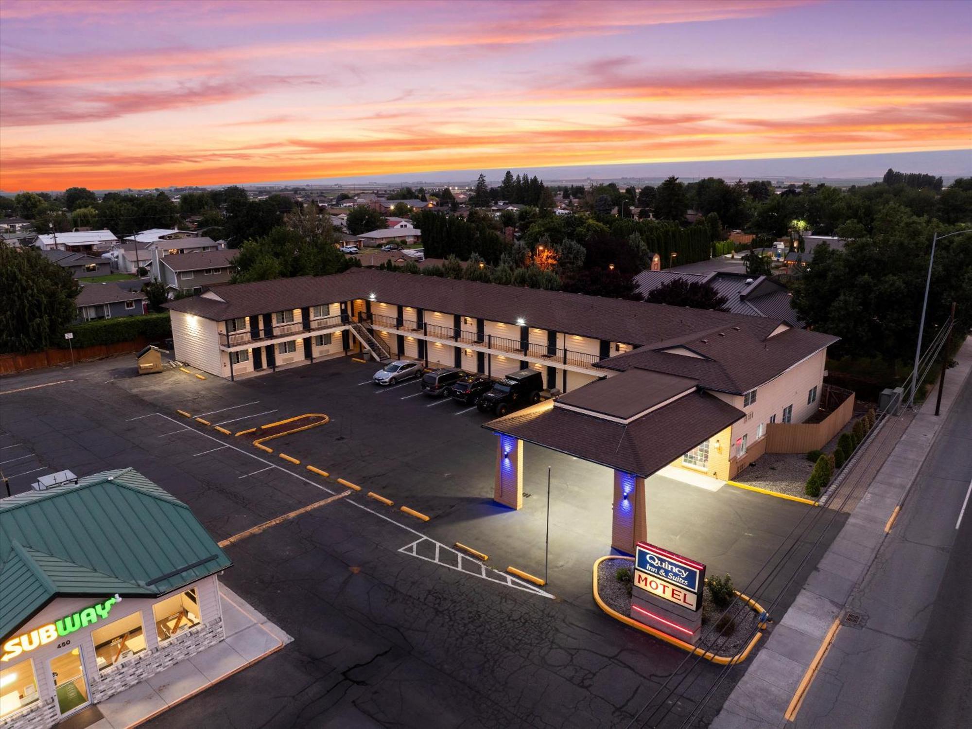 Quincy Inn And Suites Екстериор снимка