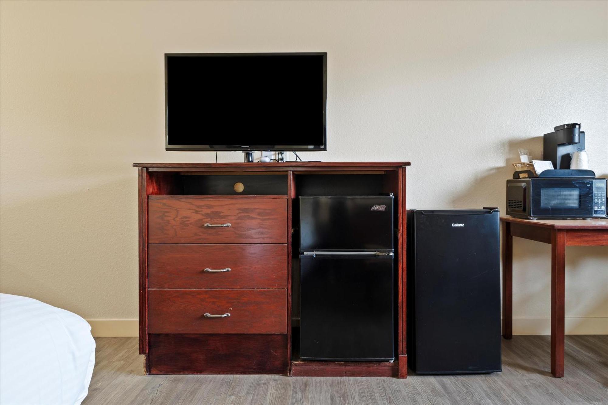 Quincy Inn And Suites Екстериор снимка