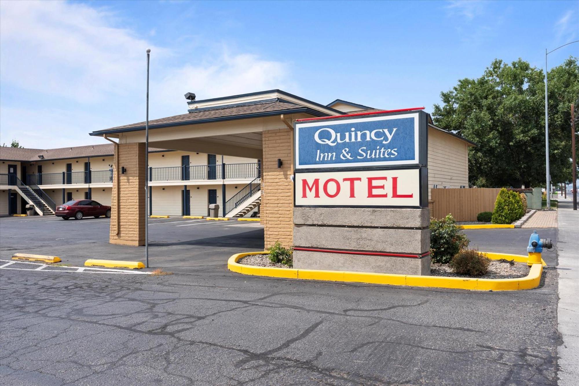 Quincy Inn And Suites Екстериор снимка